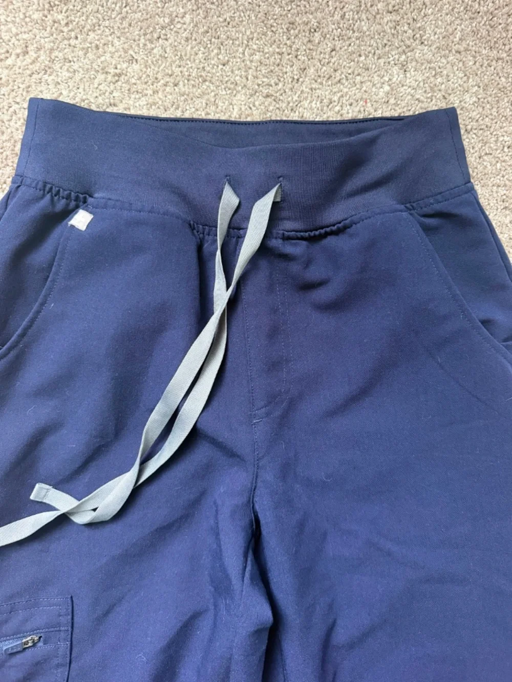 Figs jogger scrub pants navy small